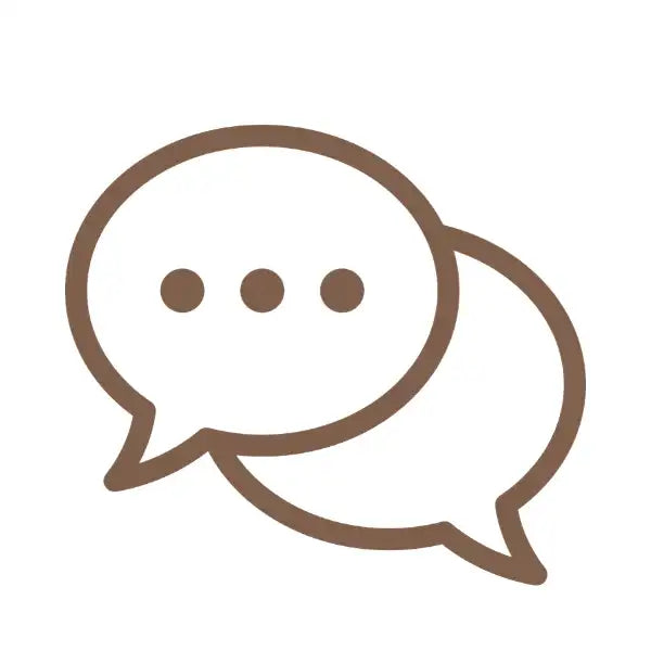 Bulles de discussion en icône, symbolisant les échanges sur les réseaux sociaux et l'écoute client Animours.